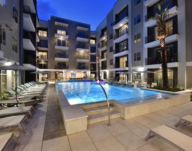 6400 Washington Avenue - Photo Thumbnail 11