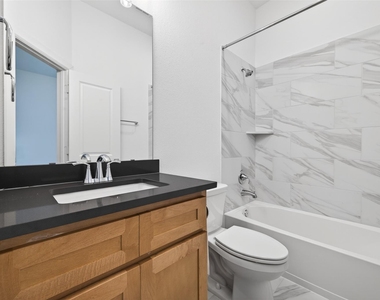 211 Amaranth Way - Photo Thumbnail 8