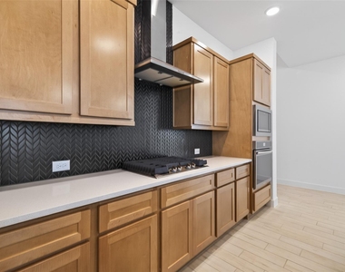 211 Amaranth Way - Photo Thumbnail 16