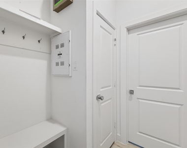 211 Amaranth Way - Photo Thumbnail 7