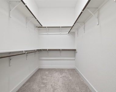 211 Amaranth Way - Photo Thumbnail 10