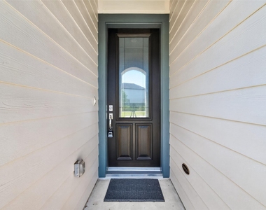 211 Amaranth Way - Photo Thumbnail 2