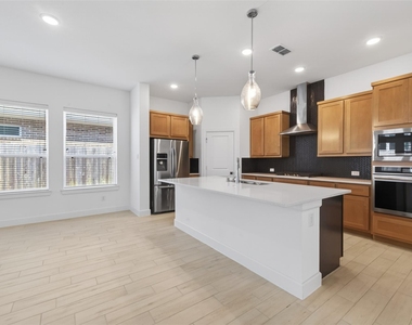 211 Amaranth Way - Photo Thumbnail 14