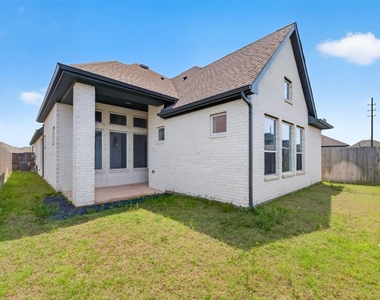 211 Amaranth Way - Photo Thumbnail 24