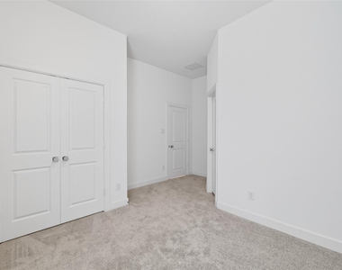 211 Amaranth Way - Photo Thumbnail 6