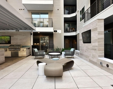 6400 Washington Avenue - Photo Thumbnail 11