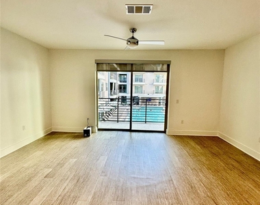 6400 Washington Avenue - Photo Thumbnail 4
