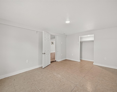 1814 33rd Street - Photo Thumbnail 10