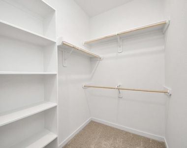 1062 Blue Stone Drive - Photo Thumbnail 23