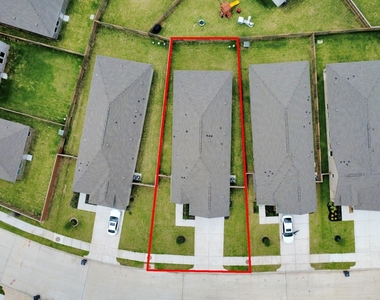 1062 Blue Stone Drive - Photo Thumbnail 5