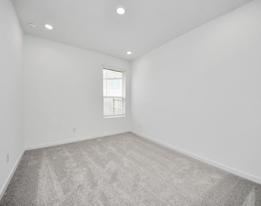 1062 Blue Stone Drive - Photo Thumbnail 35