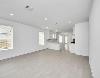 1062 Blue Stone Drive - Photo Thumbnail 14