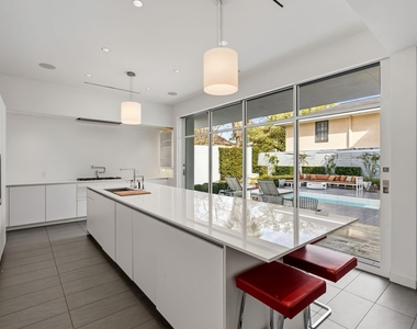 1509 Banks Street - Photo Thumbnail 12