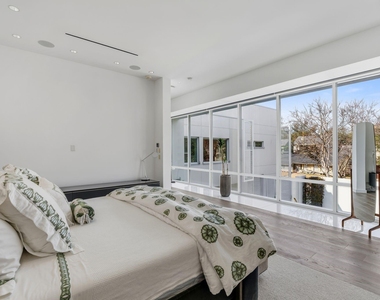 1509 Banks Street - Photo Thumbnail 19