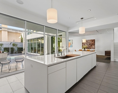 1509 Banks Street - Photo Thumbnail 13