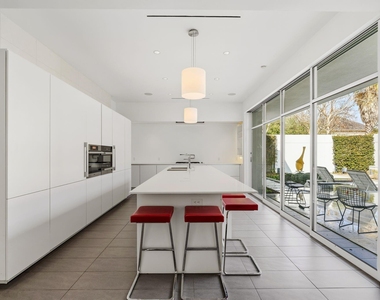 1509 Banks Street - Photo Thumbnail 11