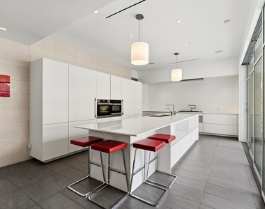 1509 Banks Street - Photo Thumbnail 7