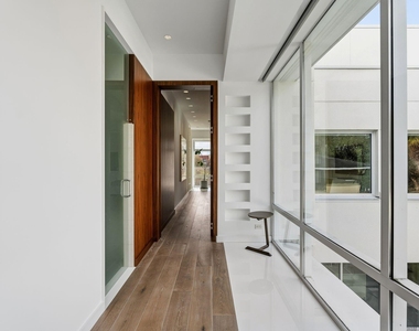 1509 Banks Street - Photo Thumbnail 20