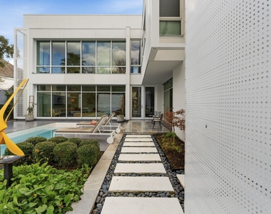 1509 Banks Street - Photo Thumbnail 36