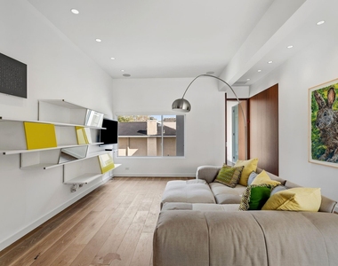 1509 Banks Street - Photo Thumbnail 16