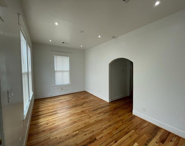2118 Carter Street - Photo Thumbnail 1