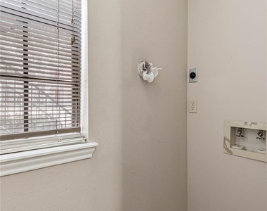 2401 Sycamore Ave - Photo Thumbnail 11
