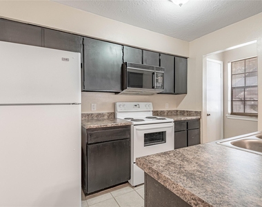2401 Sycamore Ave - Photo Thumbnail 8
