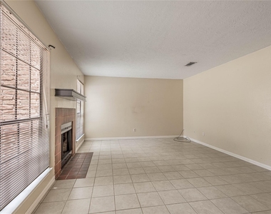 2401 Sycamore Ave - Photo Thumbnail 2