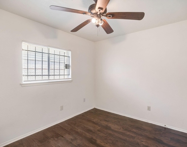 12718 Panay Drive - Photo Thumbnail 21