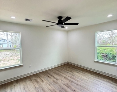 2622 Rosalee Street - Photo Thumbnail 1