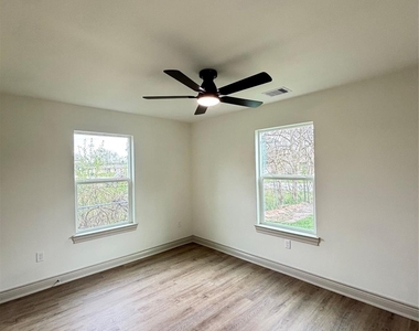 2622 Rosalee Street - Photo Thumbnail 7