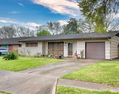 8534 Dillon Street - Photo Thumbnail 4