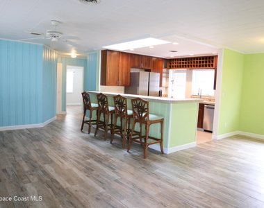 1100 Pine Street - Photo Thumbnail 2