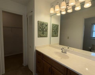 2408 Devonswood Road - Photo Thumbnail 8