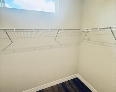 614 Lynbrook Street Nw - Photo Thumbnail 19