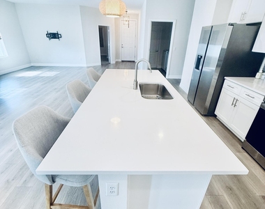 614 Lynbrook Street Nw - Photo Thumbnail 12