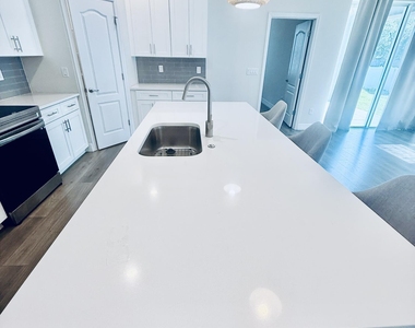 614 Lynbrook Street Nw - Photo Thumbnail 11