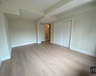 East 51st Street - Photo Thumbnail 2