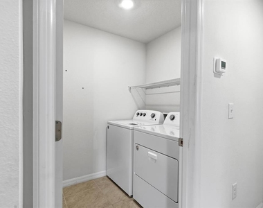 13196 Golden Lime Avenue - Photo Thumbnail 14