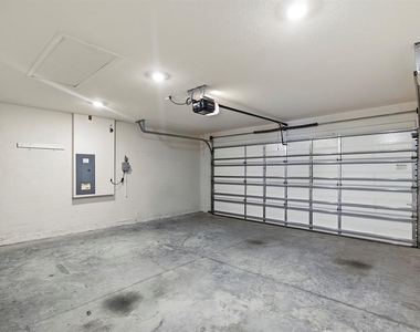 13196 Golden Lime Avenue - Photo Thumbnail 37