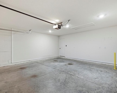 13196 Golden Lime Avenue - Photo Thumbnail 38