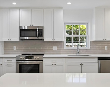 4704 W Brookwood Drive - Photo Thumbnail 21