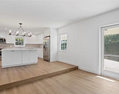 4704 W Brookwood Drive - Photo Thumbnail 16