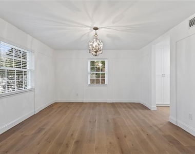 4704 W Brookwood Drive - Photo Thumbnail 4