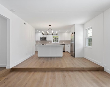 4704 W Brookwood Drive - Photo Thumbnail 17