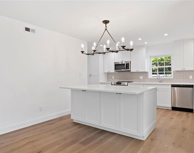 4704 W Brookwood Drive - Photo Thumbnail 18
