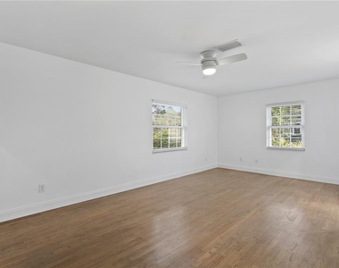 4704 W Brookwood Drive - Photo Thumbnail 22