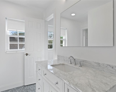 4704 W Brookwood Drive - Photo Thumbnail 32