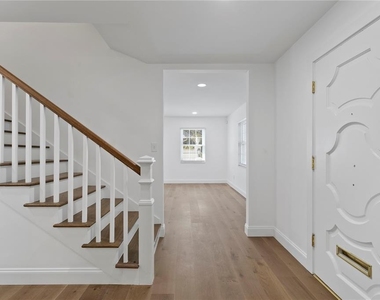 4704 W Brookwood Drive - Photo Thumbnail 3