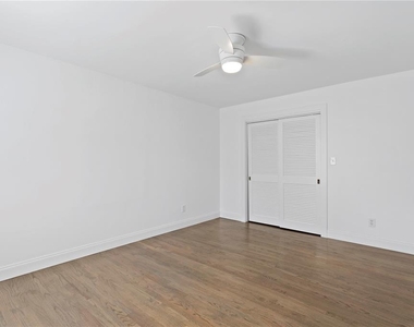 4704 W Brookwood Drive - Photo Thumbnail 35